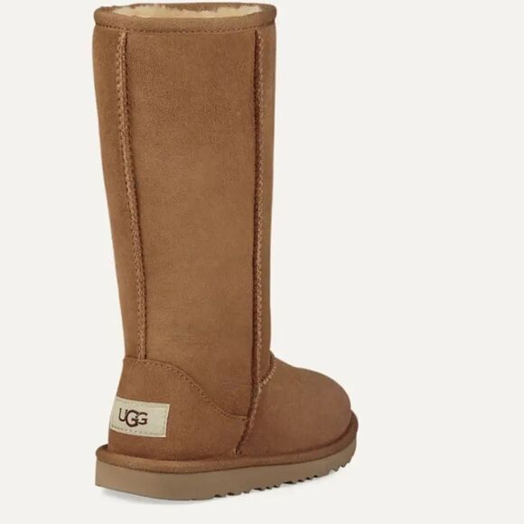 UGG Kids' Classic Tall II Water Resistant Boots Size 13 little girl NWT $189 - Picture 9 of 11